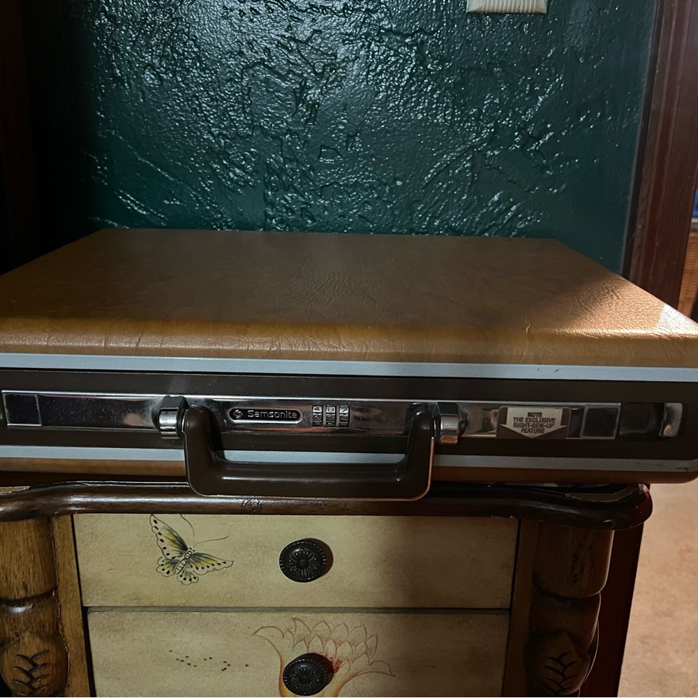 Vintage Samsonite hard shell briefcase